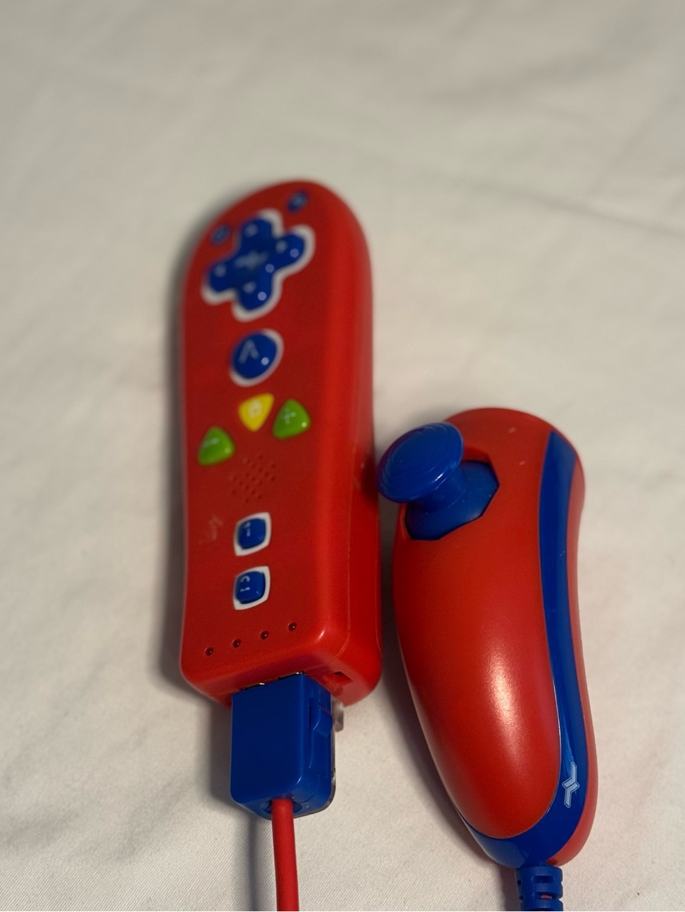 Wii ICON Kid Friendly Remote Pack Red Nunchuk Controller